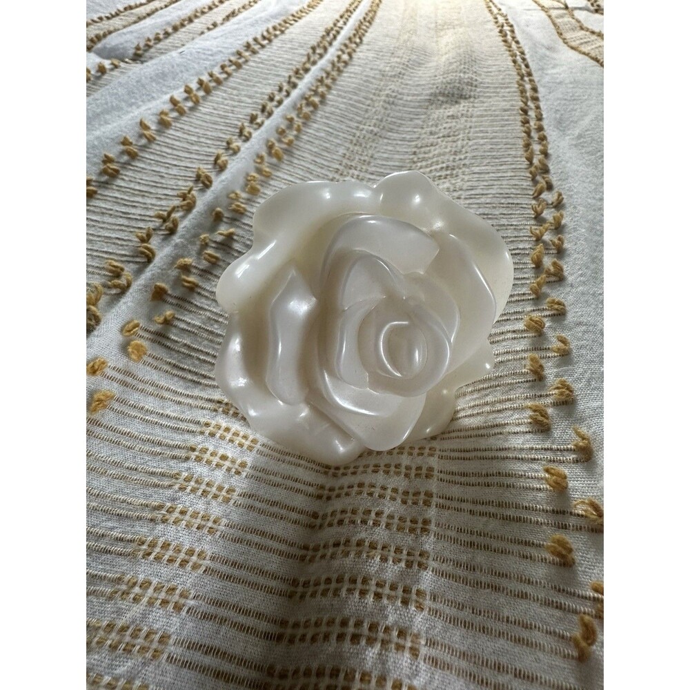JNSQ Pearlescent Rose Topper, From JNSQ Rosé Cru Wine Bottle Topper
